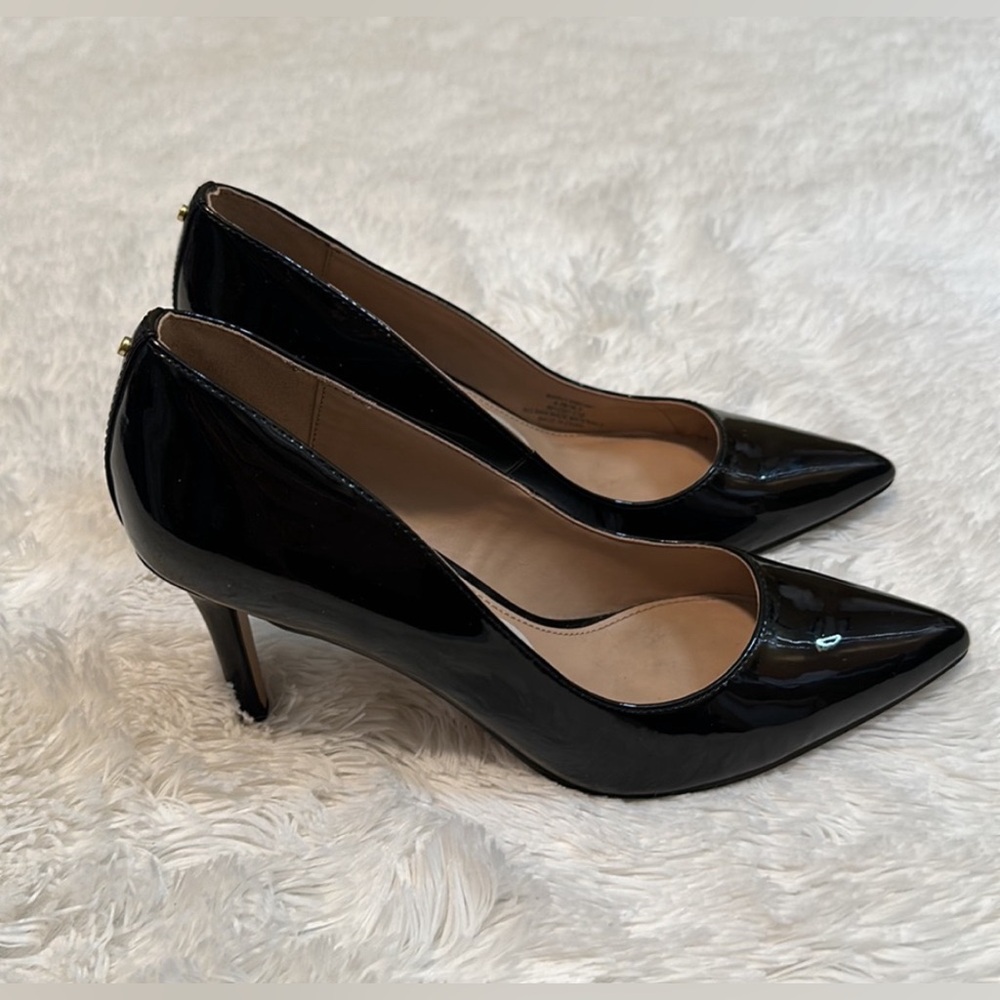 BCBG Black Patent Leather Pointed Toe High Heels Size 6.5 Stiletto Pumps